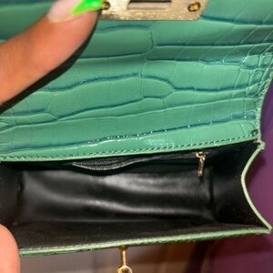 Small green cross body purse